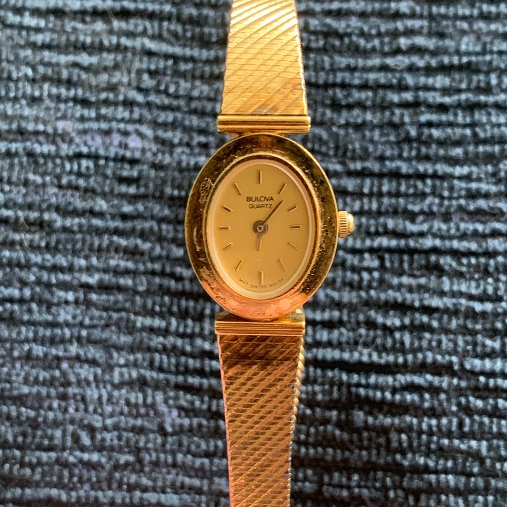 Vintage Bulova Women’s Quartz Stainless Steel 22k Gold & Plated Bracelet Watch